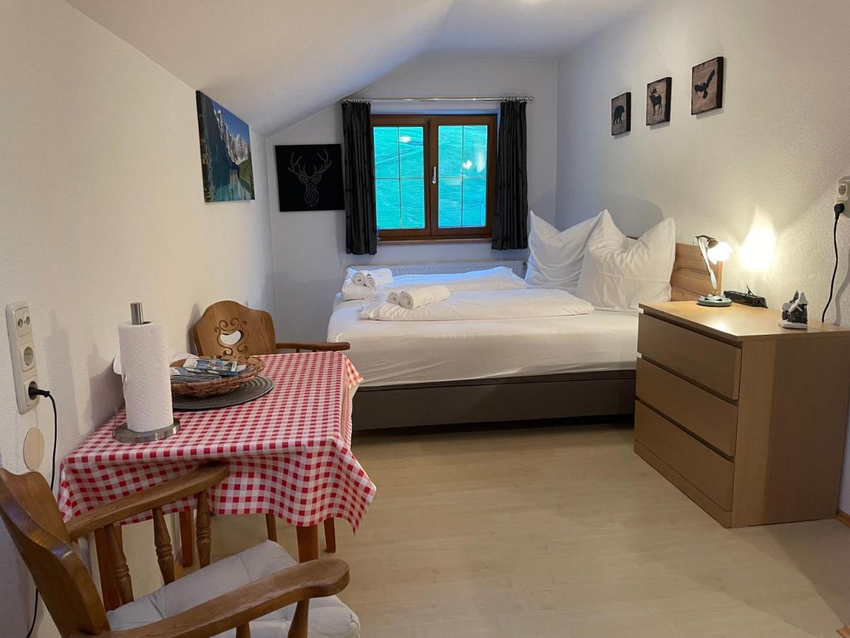 Appartments Krone Bichlbach Zimmer foto
