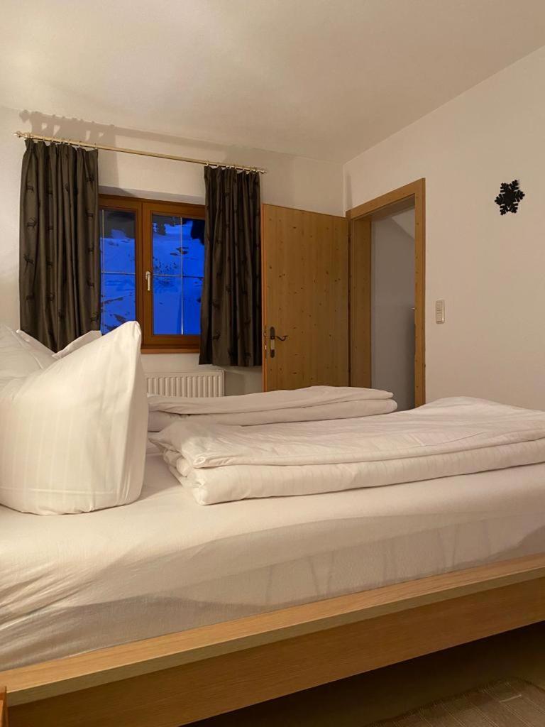 Appartments Krone Bichlbach Zimmer foto