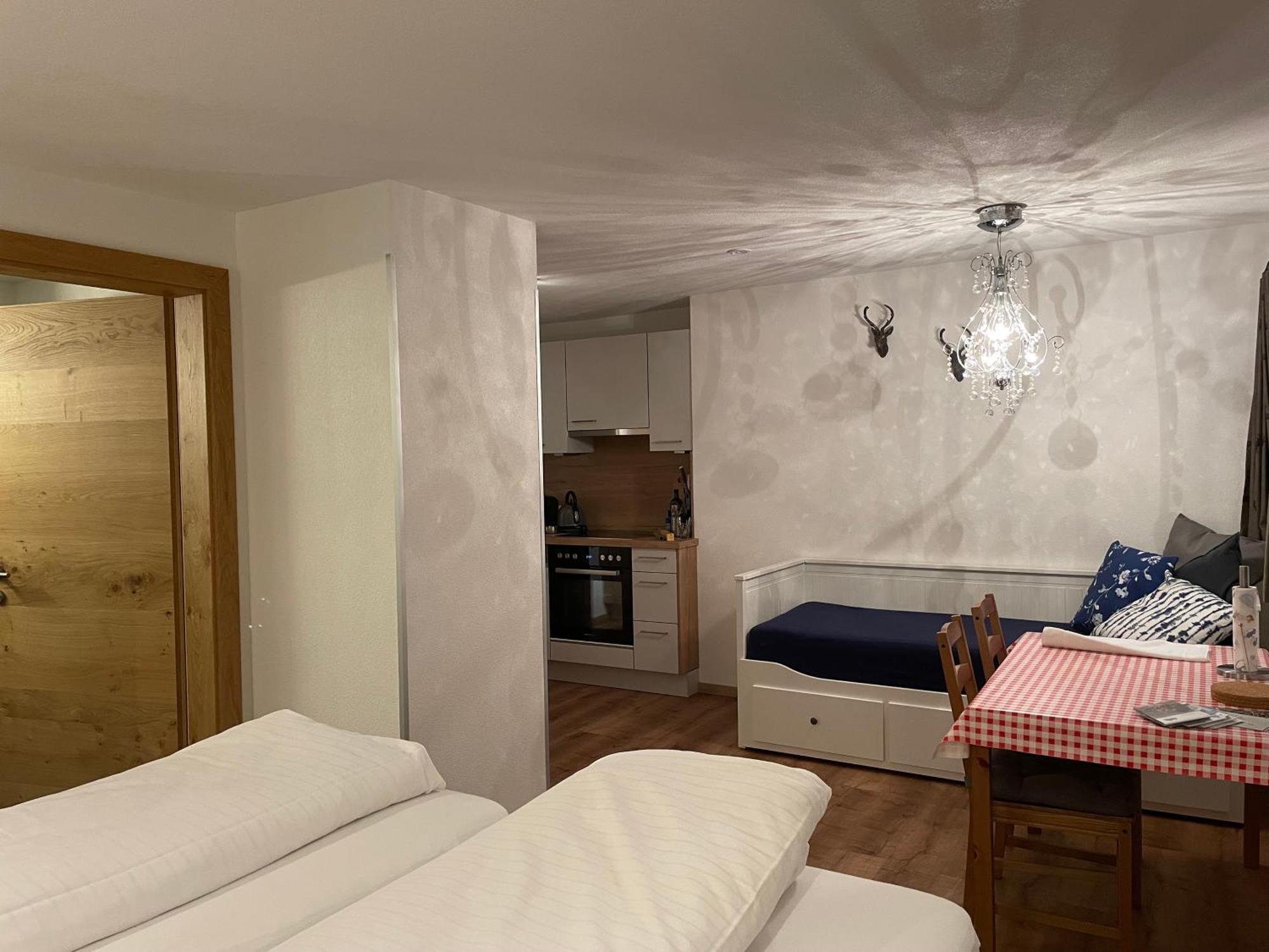 Appartments Krone Bichlbach Zimmer foto